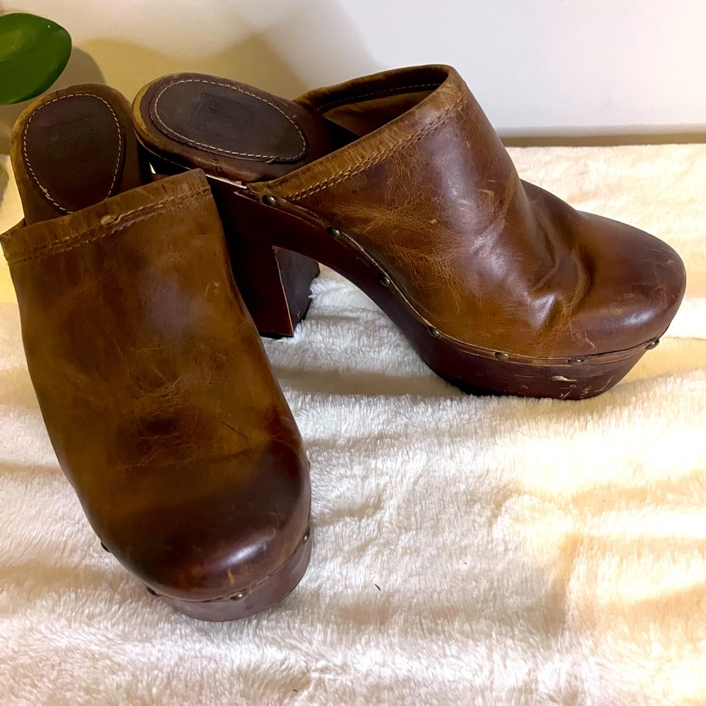 Frye Vintage Chunky Mara Clog  9 1/2